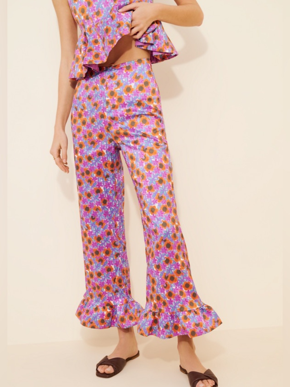 CeliaB Triha Floral High Rise Bell Crop Pants Ruffle Hem Size Medium - Picture 3 of 16